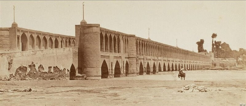 عکس قدیم سی و سه پل اصفهان